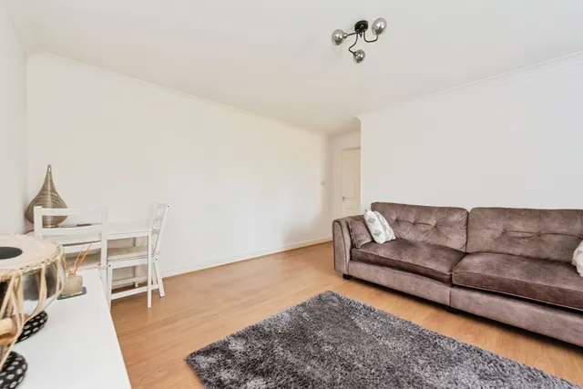 Cheam Common Road, Worcester Park, KT4, photo 3