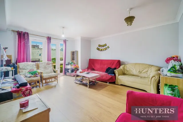 Dominion Close, Hounslow, photo 1