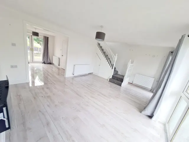 Marston Close, Whitefield, M45, photo 3