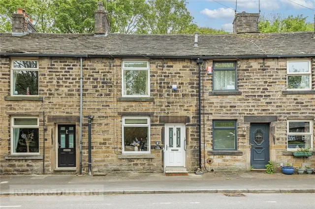 Manchester Road, Greenfield, OL3, photo 2