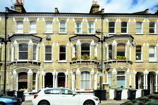 16b Tregothnan Road, London, photo 1