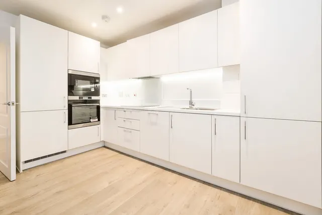 Whittle Drive, Hornchurch, RM12, photo 3