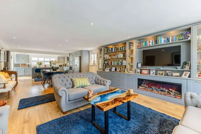Bramble Rise, Cobham, KT11, photo 3