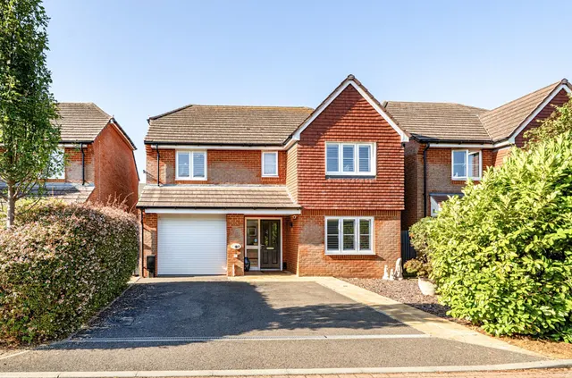 Fellows Gardens, Yapton, BN18, photo 1