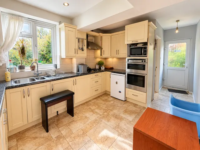 Broad Road, Sale, M33, photo 3