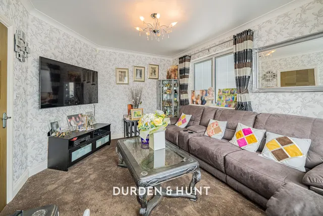 Ewellhurst Road, Clayhall, IG5, photo 2