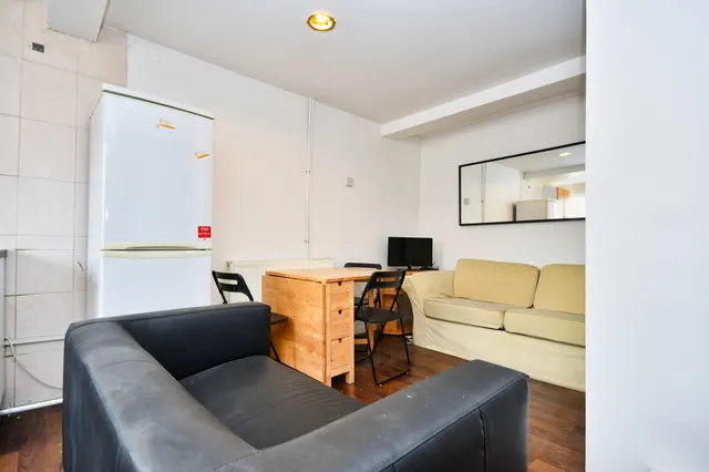 Portia Way, Mile End, E3, photo 3