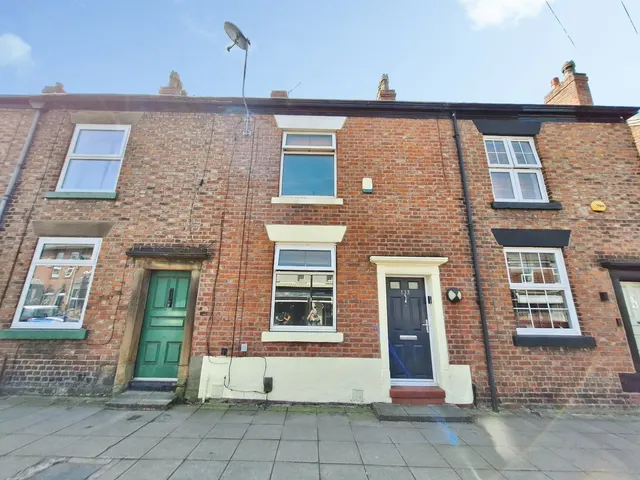 Stockport Road, Marple, SK6, photo 1