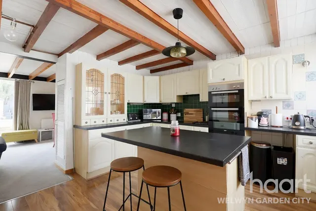Daniells, Welwyn Garden City, AL7, photo 1