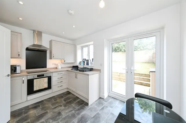 Almond Avenue, Barlborough, Chesterfield, photo 1