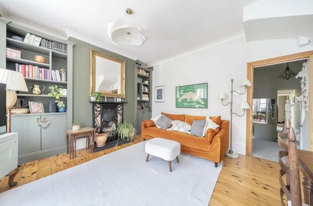 Photo 3 — Ommaney Road, London, SE14