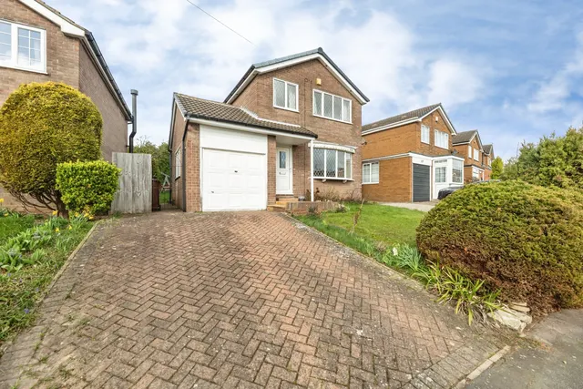 Photo 2 — Acacia Drive, Castleford
