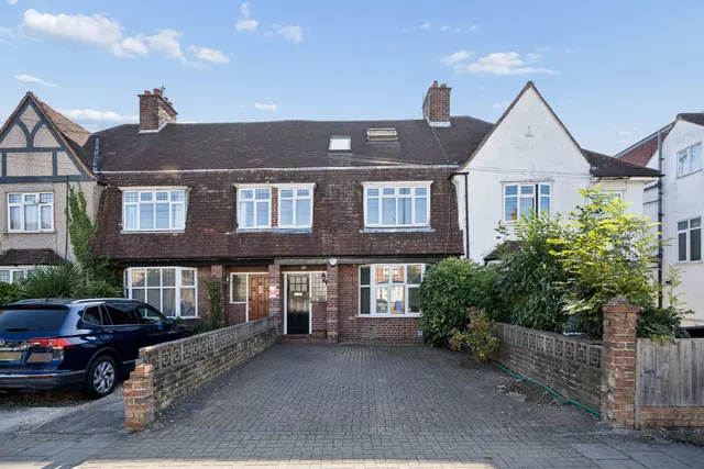 Eastcote Road, Pinner, HA5, photo 1