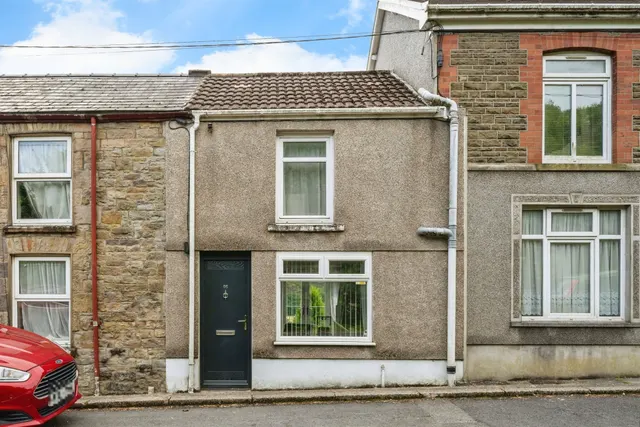 Wern Road, Swansea, SA9, photo 1