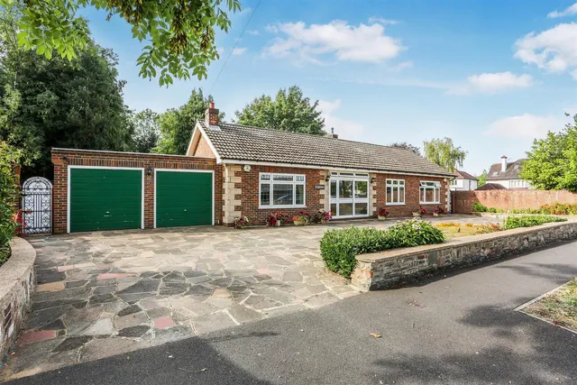 Northey Avenue, Cheam, SM2, photo 1
