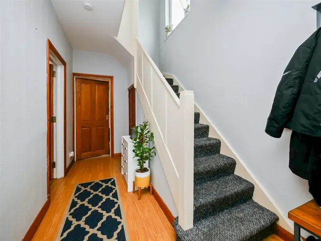 Stirling Road, Cregagh, BT6, photo 2