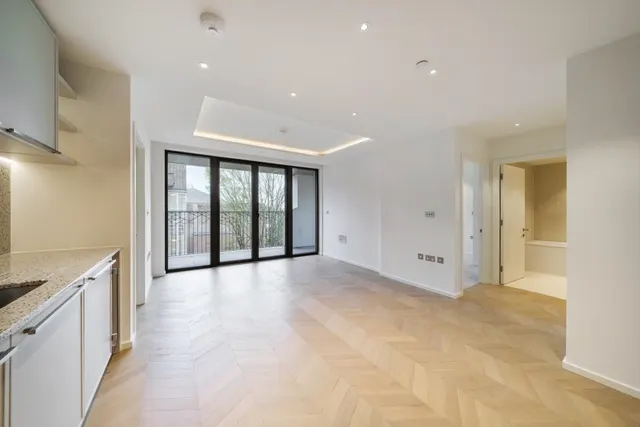 Farnfield Close London N8, photo 1