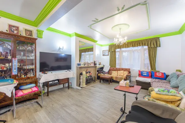 Photo 2 — 126 Powys Lane, London