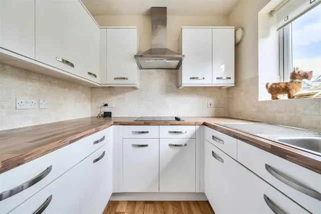 Hall Lane, Chingford, E4, photo 3