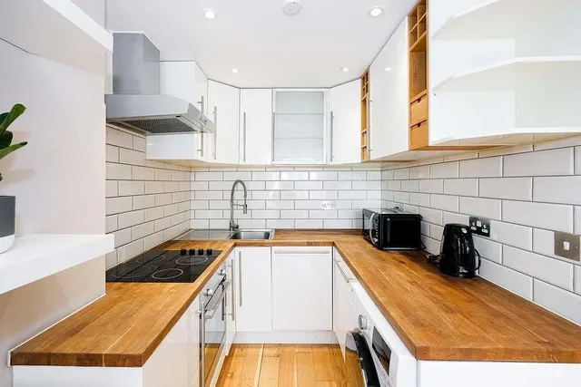 Photo 2 — Frognal, London NW3 6AR