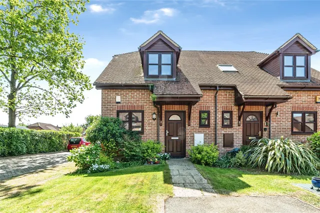 Penbere Close, Pamber Heath, RG26, photo 1