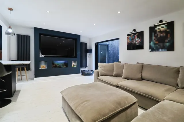 Woodlands Park Drive, Cardiff, CF5, photo 3