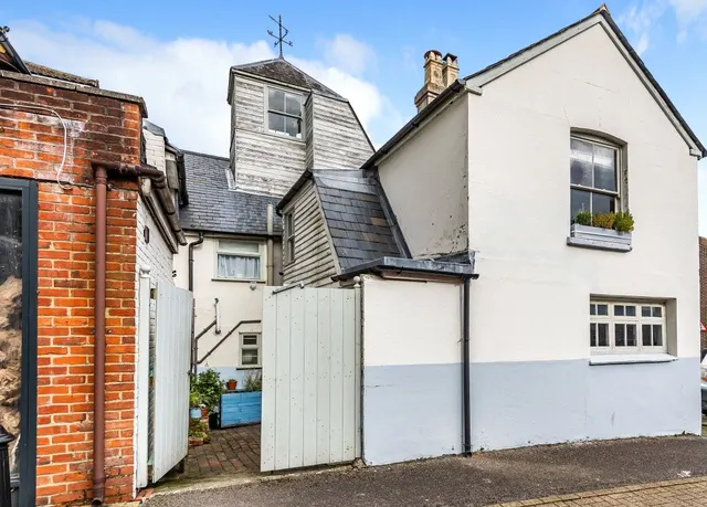 Market Street, Alton, GU34, photo 2
