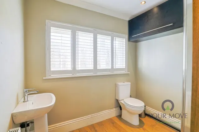 Photo 3 — Oakhurst Rise, Carshalton, SM5