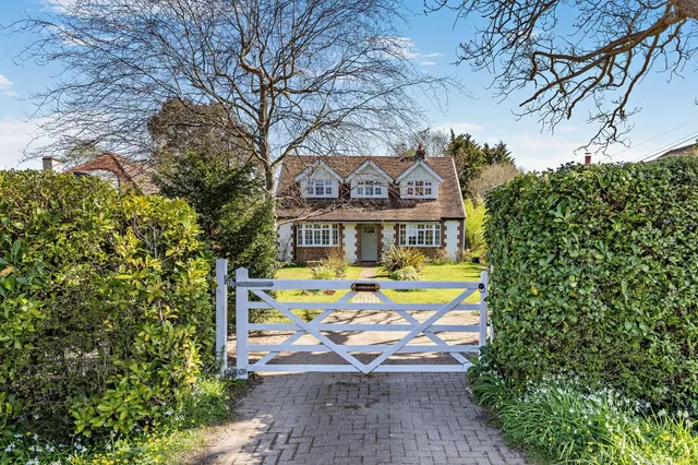 Silkmore Lane, West Horsley, KT24, photo 1