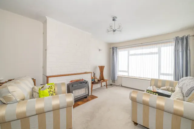 St. Catherines Drive, Faversham, ME13, photo 2