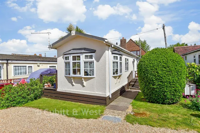 Slipper Road, Emsworth, PO10, photo 1