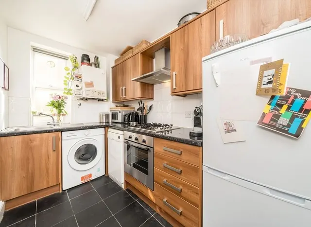 Photo 3 — Clarendon Road, Clarendon Road, W11