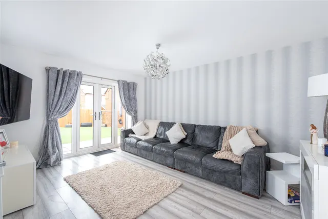 Ratcliffe Close, Old Stratford, MK19, photo 3