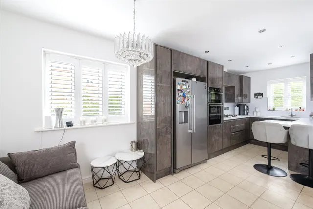 Ratcliffe Close, Old Stratford, MK19, photo 2