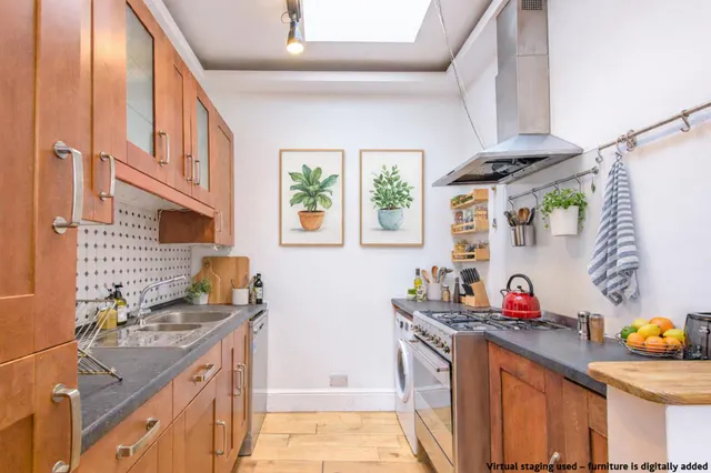 Photo 3 — Flat C, 76 Cricklewood Broadway, London