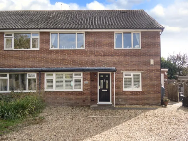 Waverley Road, Rustington, photo 1