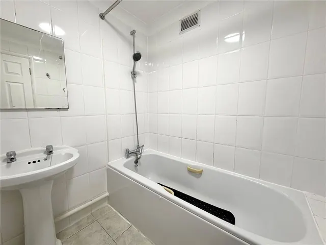 Branksome Wood Road, Bournemouth, BH4, photo 3