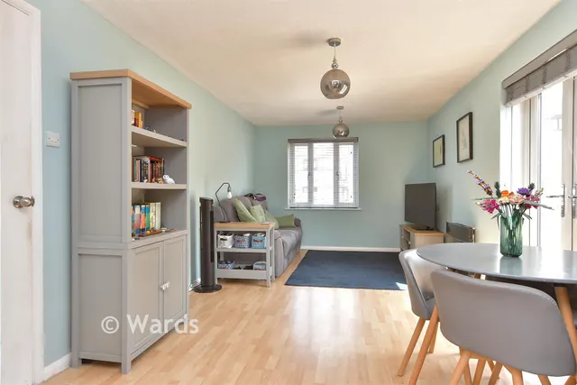Woodfall Drive, Dartford, DA1, photo 2