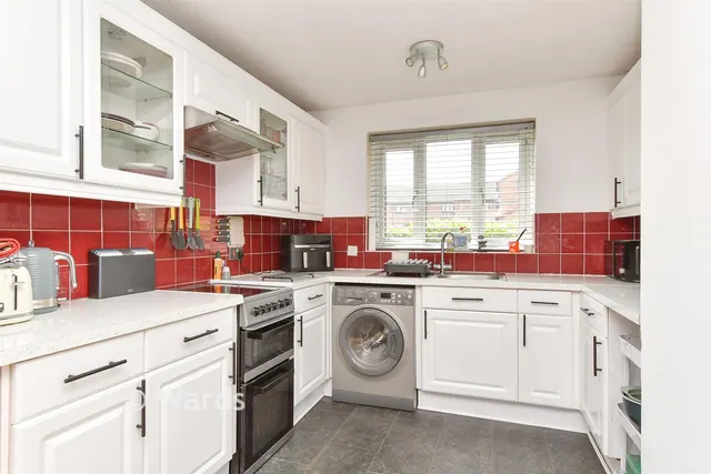 Woodfall Drive, Dartford, DA1, photo 1