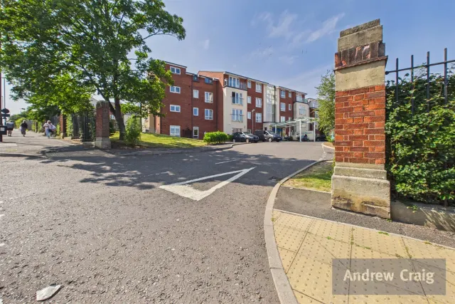 Dovecote Meadow, Ford Estate, SR4, photo 1