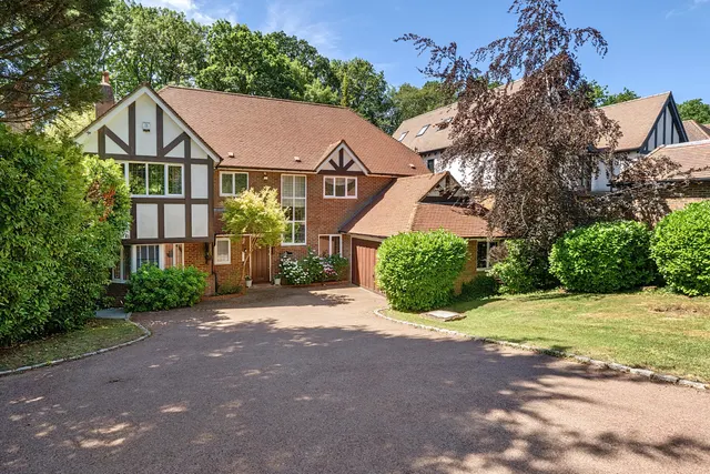 Fulmer Drive, Gerrards Cross, SL9, photo 1