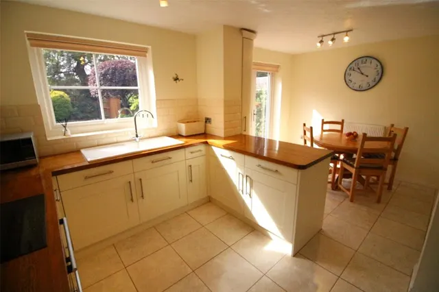 Photo 2 — Vancouver Close, Orpington, BR6