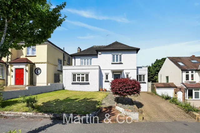 Birdhurst Avenue, South Croydon, Surrey, photo 1