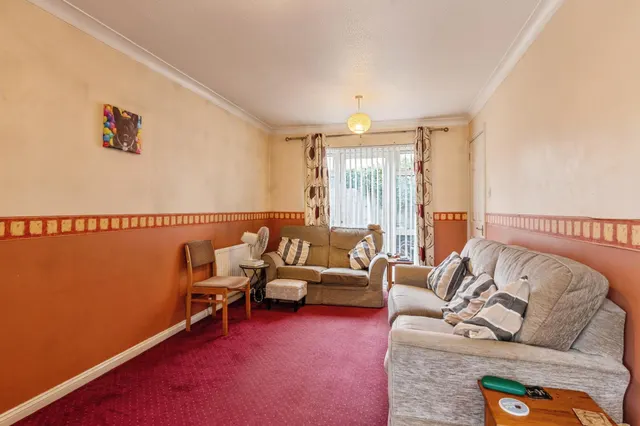 Amersham Avenue, Basildon, SS16, photo 3