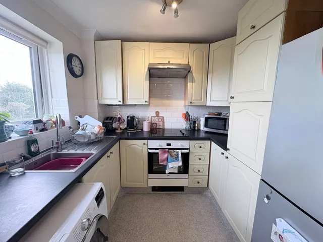Photo 3 — Carew Road, EASTBOURNE