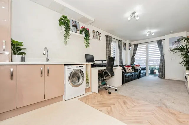 Larner Road, Erith, DA8, photo 2