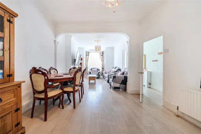 Buckingham Road, Ilford, IG1, photo 2