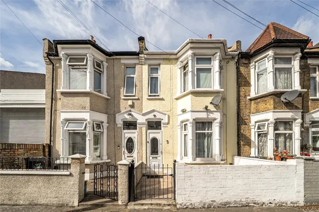 Buckingham Road, Ilford, IG1, photo 1
