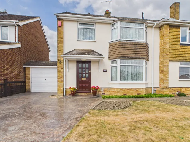 Wittenham Avenue, Tilehurst, Reading, RG31, photo 1
