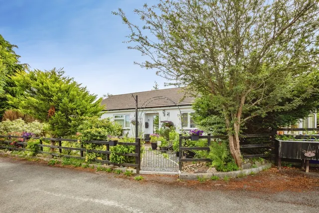 Dihewyd, Lampeter, SA48, photo 1